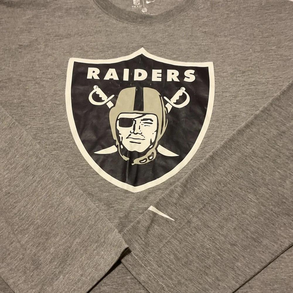 Nike NFL Las Vegas Raiders Long Sleeve T-Shirt Mens Large Gray Cotton Crew Neck‎
